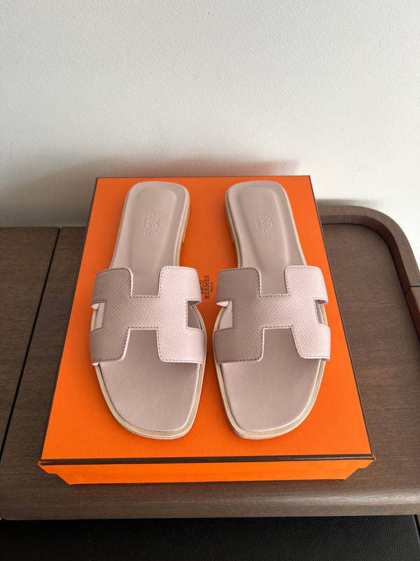 Hermès Oran Sandals (Rose Porcelaine)