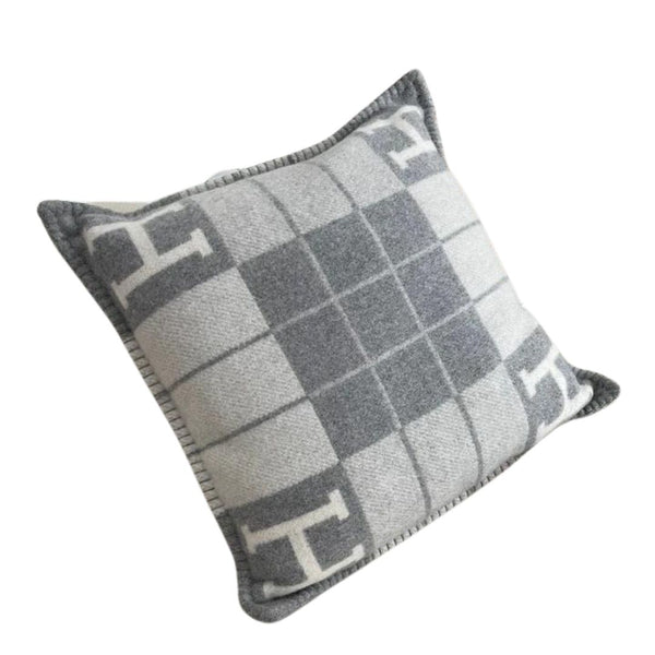 Hermès Avalon III Pillow (Ecru & Gris Clair)