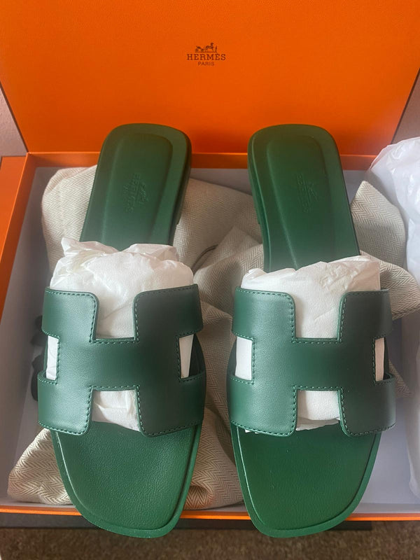 Hermès Oran Sandals (Vert Électrique)
