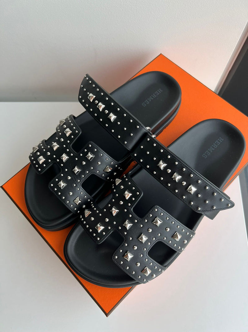 Hermès Chypre Studded Sandals (Noir)