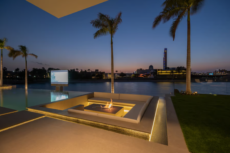 Incredible Custom-Built Villa in Palm Jumeirah
