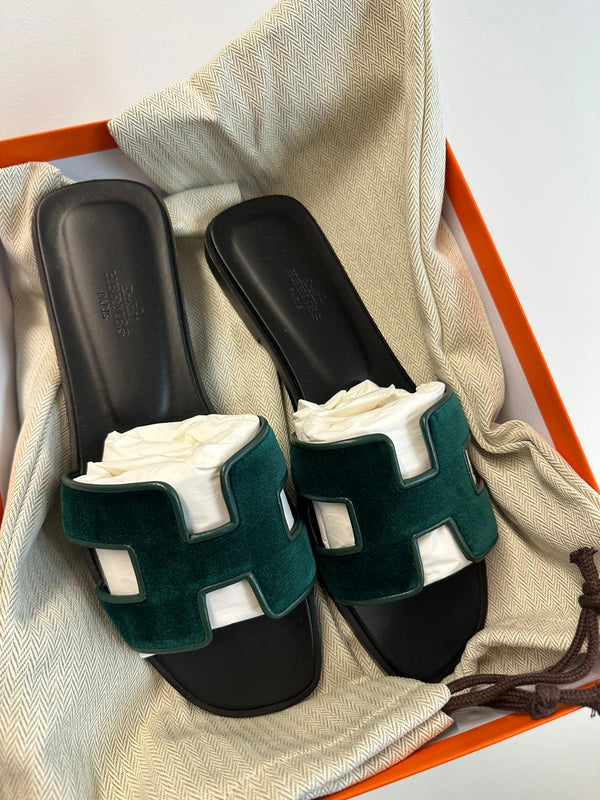 Hermès Oran Sandals Velvet (Vert Foncé)