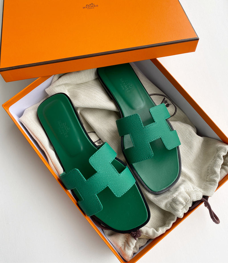 Hermès Oran Sandals (Vert Émeraude)