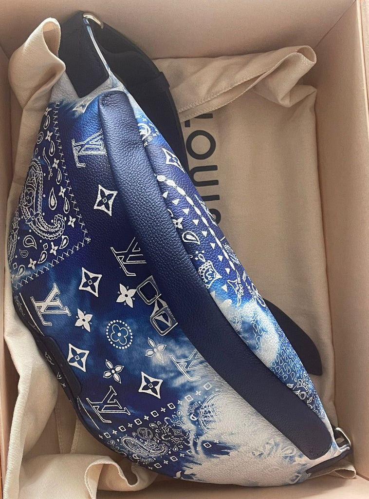 Louis Vuitton Bum Bag Discovery PM Monogram Bandana Bleached Blue in  Cowhide Leather with Silver-tone - US