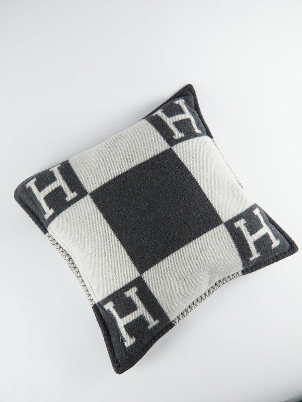 Hermès Avalon Pillow (Ecru & Gris Fonce)