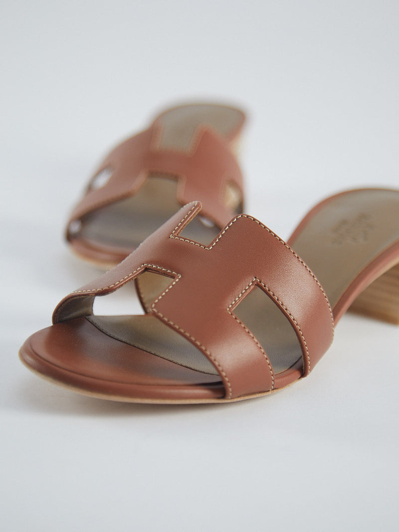 Hermès Oasis Leather Sandals (Gold Piqûres Écrues)